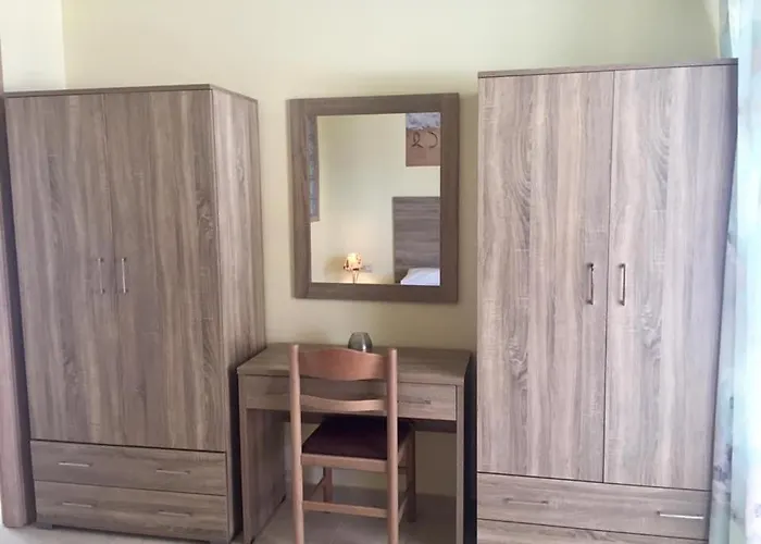 Yiannis Village Studios-suites -apartments *