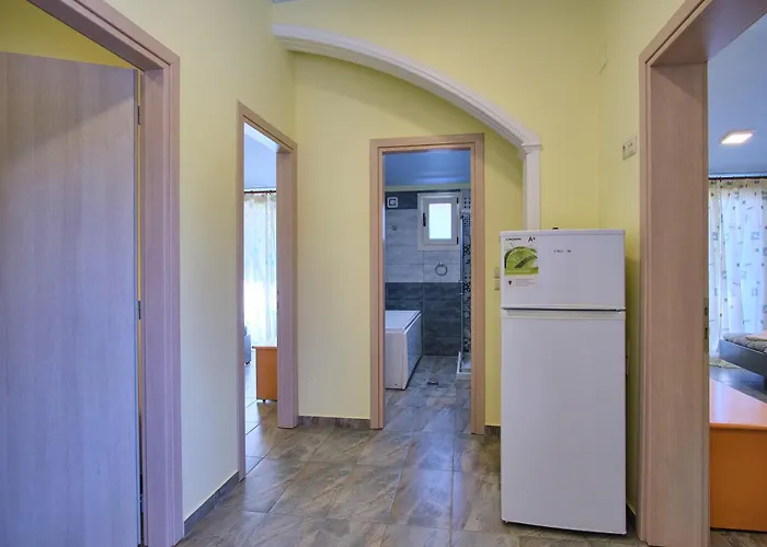 Apartment Yiannis Village Studios-suites -apartments Sidárion
