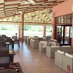 Yiannis Village Studios-suites -apartments شقة *