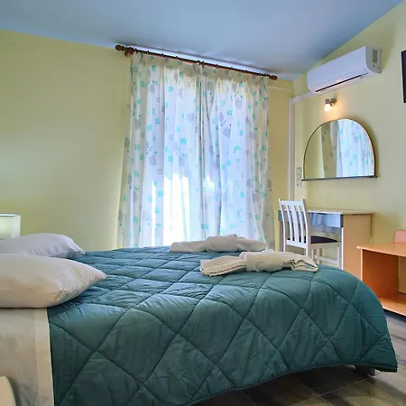 Yiannis Village Sidari Studios-suites -apartments *